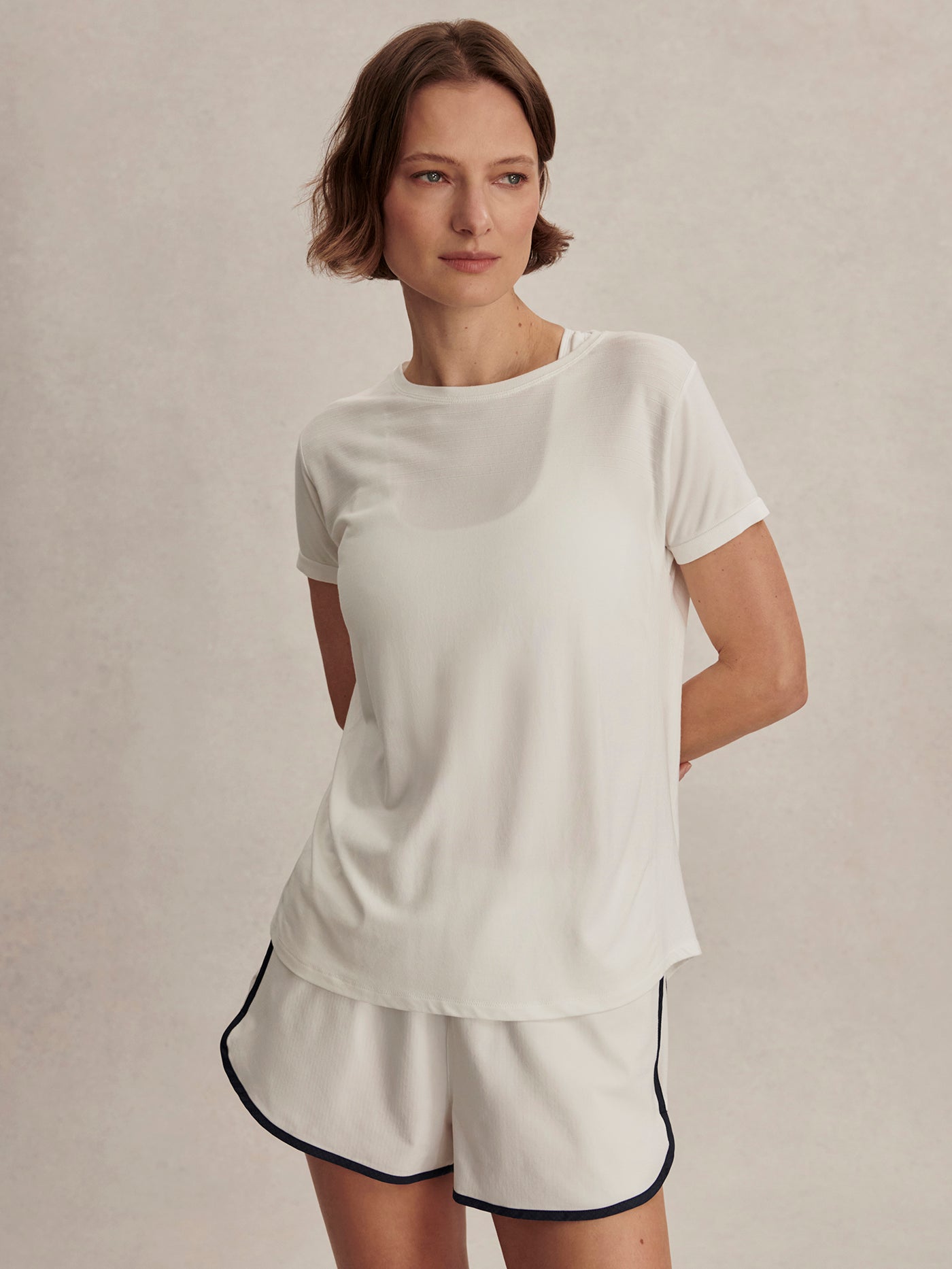 Varley Saskia Seamless Longline Tee - White