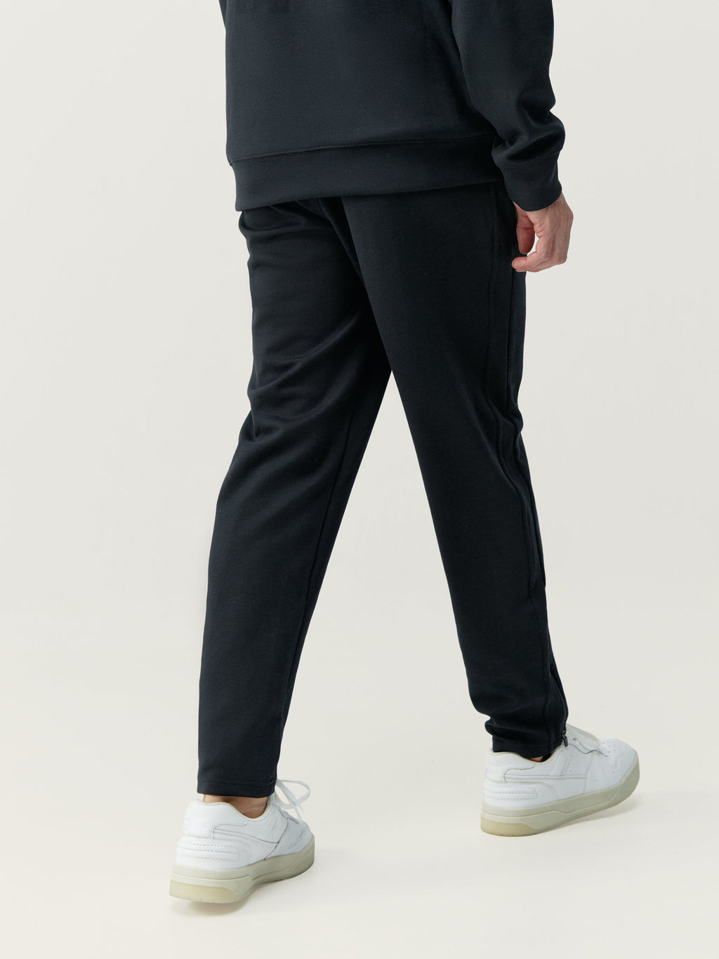 Born Living Yoga Ness Jogger - Black