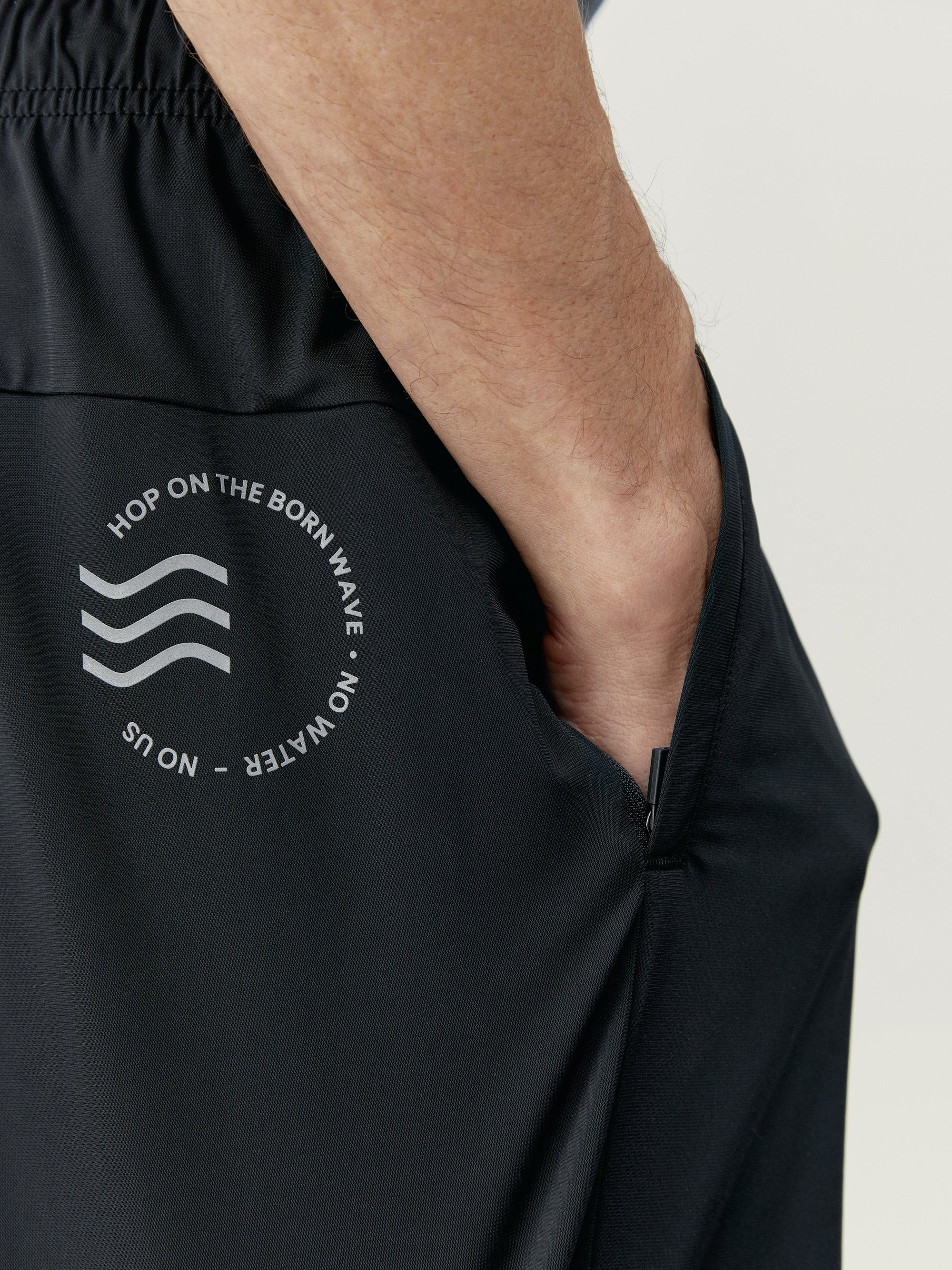 Born Living Yoga Orinoco Short - Black